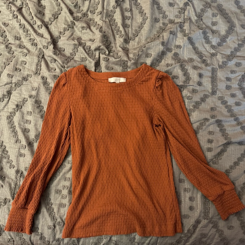 ✨3/$20 Bundle Sale!✨ Loft long sleeve terracotta sweater